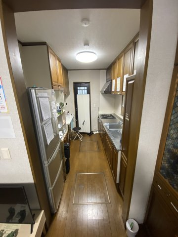 【7LDK×南道路】駐車場1台付きの大型戸建～埼玉県行田市藤原町三丁目～のキッチン|家事銅線がスムーズなキッチン