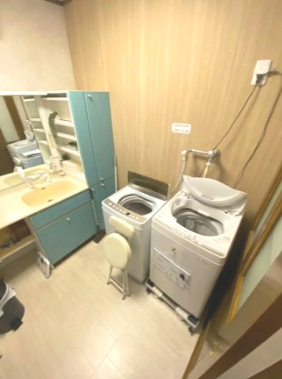 【7LDK×南道路】駐車場1台付きの大型戸建～埼玉県行田市藤原町三丁目～のランドリースペース|2台の洗濯機を配置できる広々とした空間