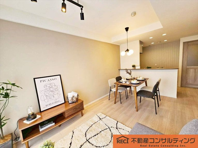 六甲桜丘ハイツの居間・リビング