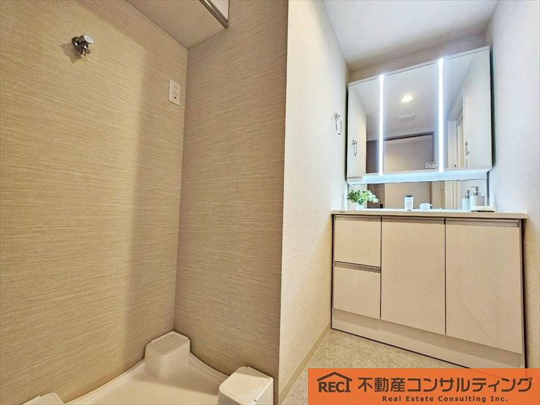 六甲桜丘ハイツの独立洗面台