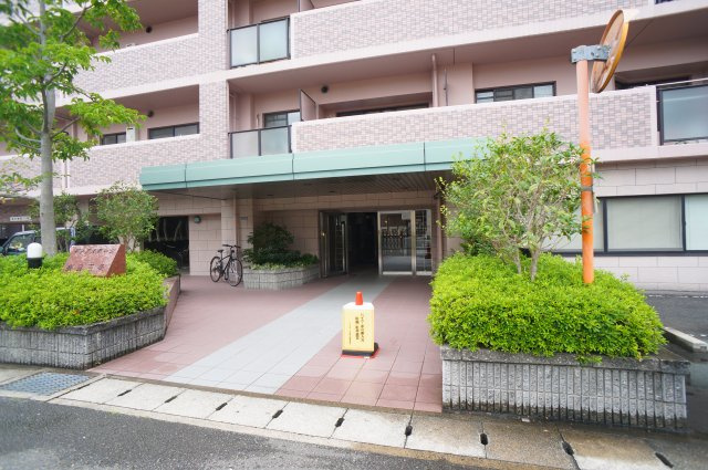 ディアステージ奈良三条のエントランス