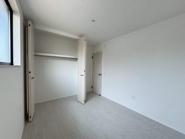  For.M Iーフォルムー小倉南区石田南1丁目1期　【小倉南区　新築戸建て】の洋室|２階5.2帖洋室はクローゼットが完備されており、収納に困りません。　【小倉南区　新築戸建て】