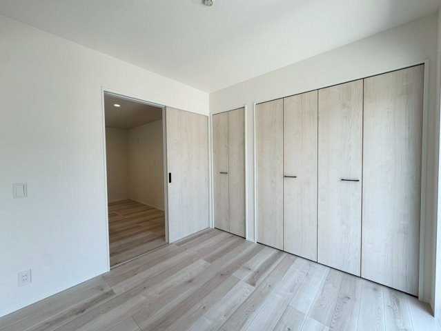  For.M Iーフォルムー小倉南区石田南1丁目1期　【小倉南区　新築戸建て】の洋室|１階洋室はお子様のプレイルームや書斎など、様々な用途で活用できます。　【小倉南区　新築戸建て】