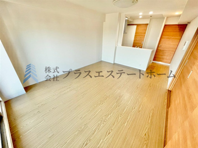 【居間・リビング】 | パームスクエアジェームス山 | 14階南東向き♪通風・採光・眺望良好です♪