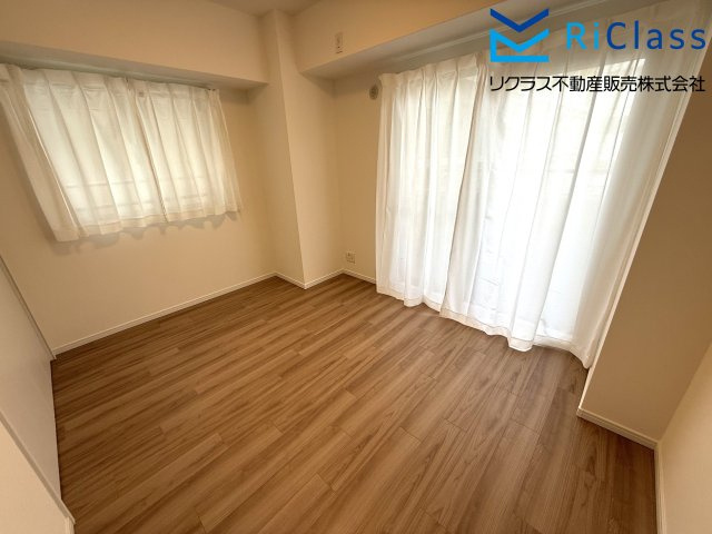 ワコーレグランシティ東山の洋室|明るい洋室です