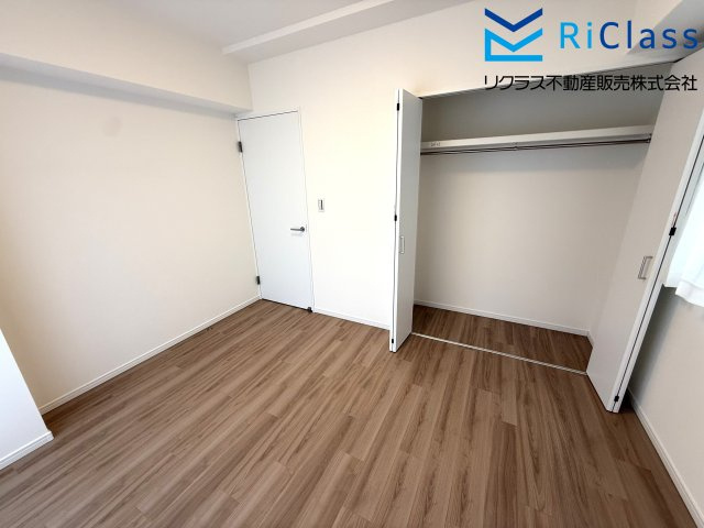 ワコーレグランシティ東山の寝室|広くて明るい寝室
クローゼットあります