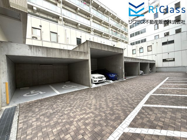 ワコーレグランシティ東山の駐車場