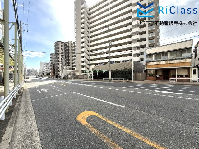 ワコーレグランシティ東山の周辺|マンション前の道路です