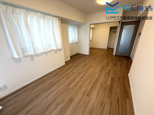 ワコーレグランシティ東山の居間・リビング