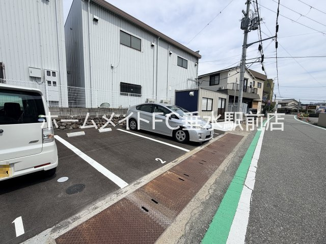 グッドハイムの駐車場
