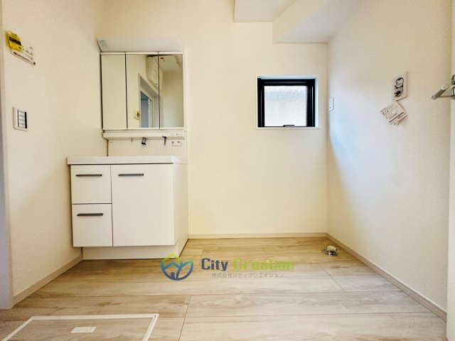 藤沢市大庭の新築一戸建の独立洗面台