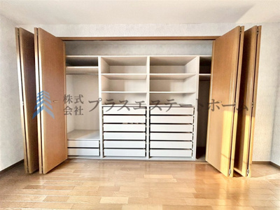 【収納】 | 兵庫区笠松通　店舗付住宅 | 造り付けの収納たっぷりです♪