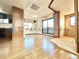 【居間・リビング】 | 兵庫区笠松通　店舗付住宅 | 広々LDK♪小上がりの和室もおしゃれです♪