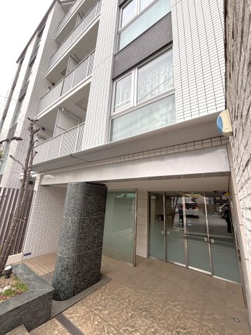 ウェリスアイズ馬込のエントランス