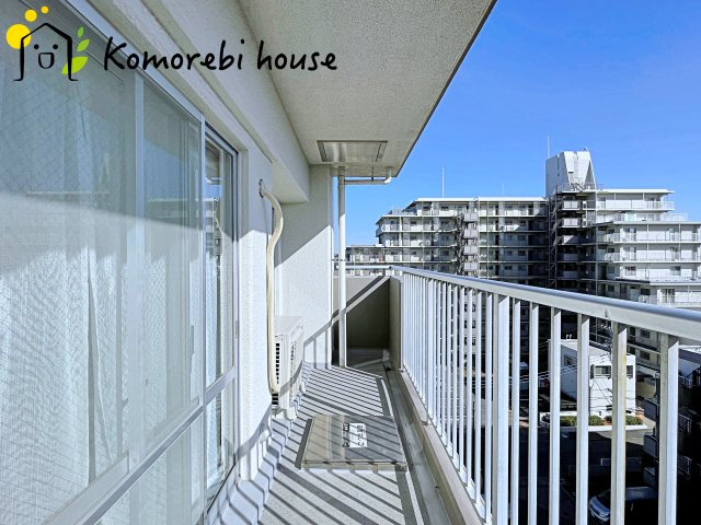 グリーンパーク大宮のバルコニー|お洗濯にも便利なバルコニー付き