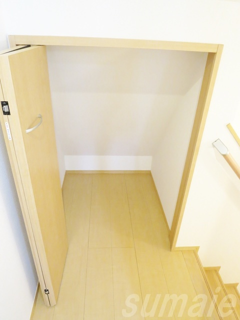 カシオラⅡの収納|☆階段を上ると収納スペースがあります☆