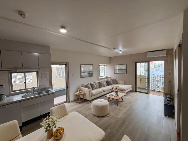 ニュー千葉稲毛ビルの居間・リビング|家具はイメージです。