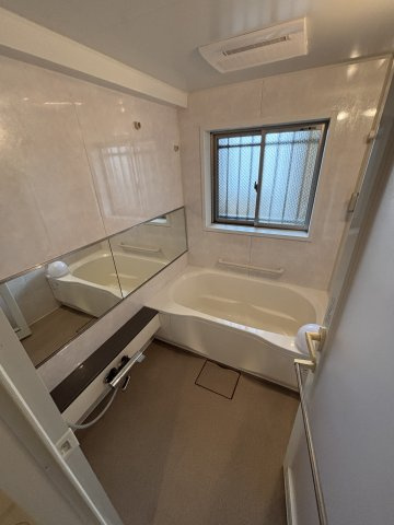 ニュー千葉稲毛ビルの浴室|お風呂で日々の疲れを落としましょう