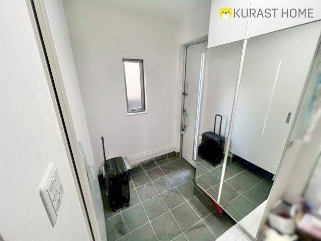 京都市伏見区久我東町　中古戸建の玄関