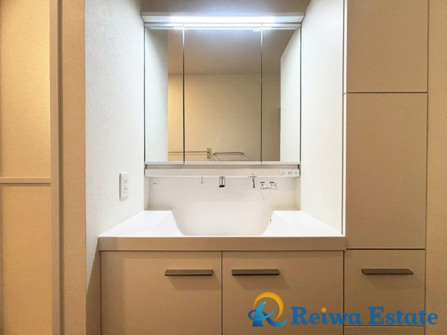 サニータウン茅ヶ崎　5号棟の独立洗面台