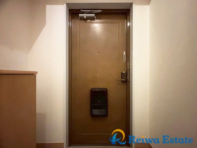 サニータウン茅ヶ崎　5号棟の玄関