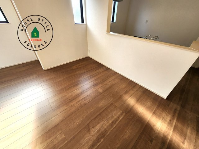 福岡市南区曰佐4丁目第1-2棟（A号棟）のダイニング|キッチンから立ち込める香りが今日の料理を期待させます。