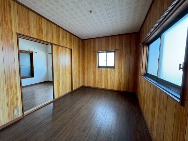 北永井町戸建の洋室