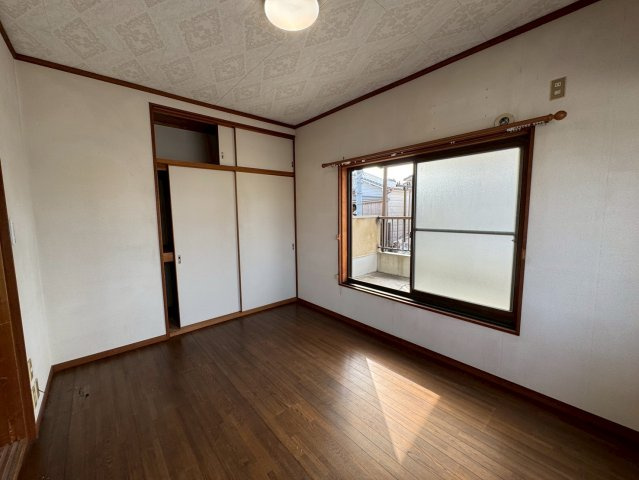 北永井町戸建の洋室