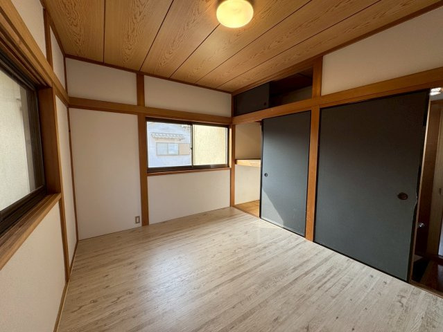 北永井町戸建の洋室