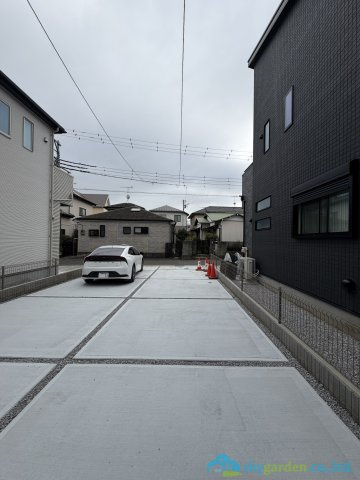 秦野市第2曽屋　新築戸建　全9棟4号棟の駐車場