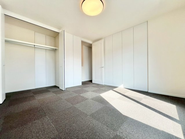 名東区香流三丁目戸建の洋室|2階洋室も陽当たり良好！