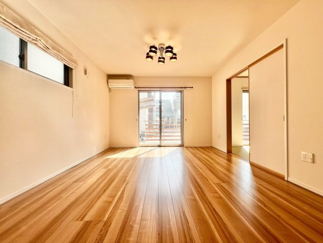 名東区香流三丁目戸建の居間・リビング|長方形の使いやすいリビング！　家具の配置もしやすいため、