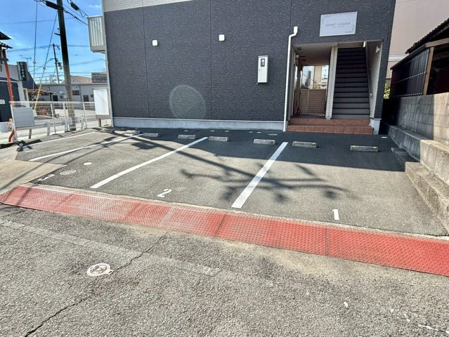 Grand・Chariotの駐車場