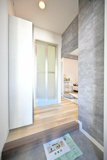 ノイメゾン桜台の玄関