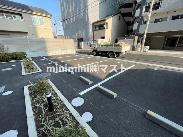 エスリードレジデンス玉造ザ・イーストの駐車場