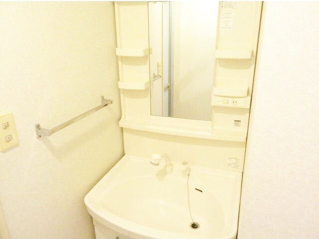 藤沢市羽鳥２丁目の賃貸マンションの洗面所|明るい洗面所です