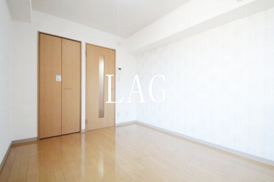 【居間・リビング】 | ＷＩＮＧ高尾 | 洋室のお部屋です。