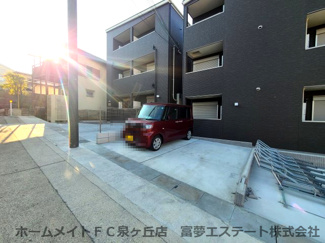 【駐車場】