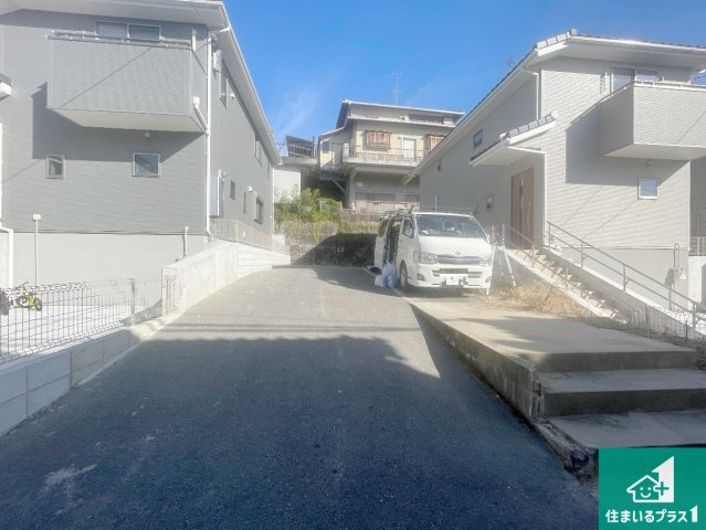 ★京都市伏見区深草願成町　第3期　新築一戸建ての外観|周辺は落ち着いた街並みの住宅地！子育てがしやすい住環境です！まだ未完成ですが、現地でしかわからない事もございます。是非一度ご覧ください。