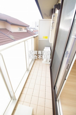 【バルコニー】 | ヴィクトワール | 南向き、広々としたバルコニー