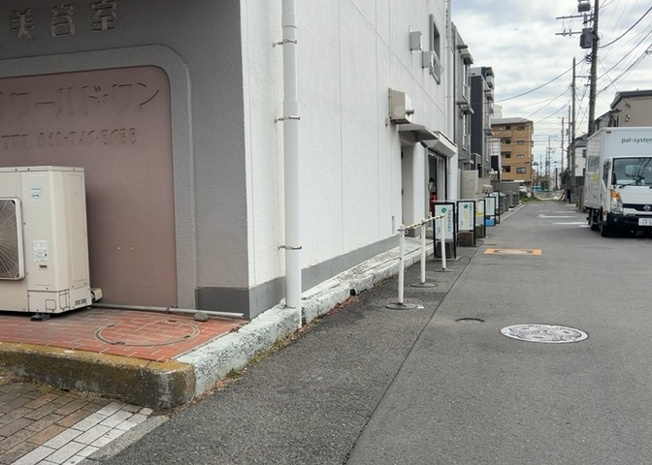 【庭】 | シャンボール相模原 | 物件によっては、入居者が個人的に使用できる専用庭がついているものもあります。また、住宅の中にある土間の部分を庭と呼ぶこともあります。庭の用途は住む人によって変わり、それによってデザインもさまざまです。