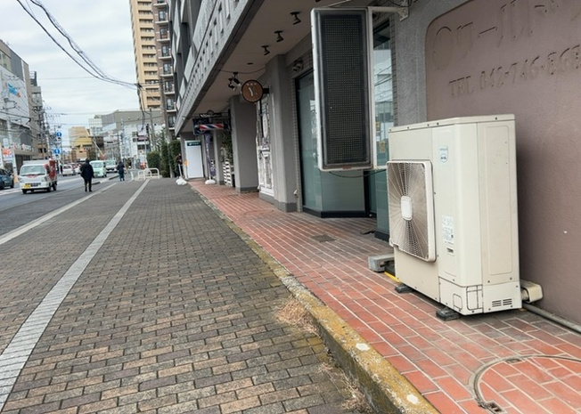 【中庭】 | シャンボール相模原 | 中庭（パティオ）とは、一つの建築物の内部に設けられた、壁などで囲われている庭のことを指します。コの字型、ロの字型が主流ですが、L字型の中庭もあります。最近では、インテリア性の高さからも人気があります。