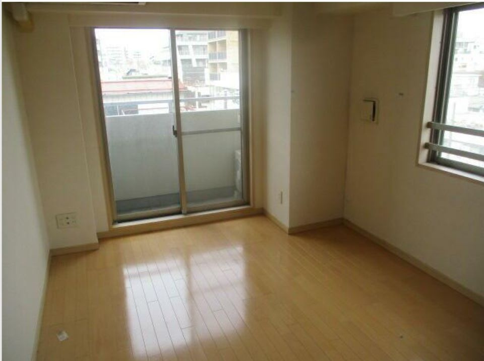 グレース早稲田の居間・リビング|おしゃれなホワイト仕様☆（同一仕様写真）