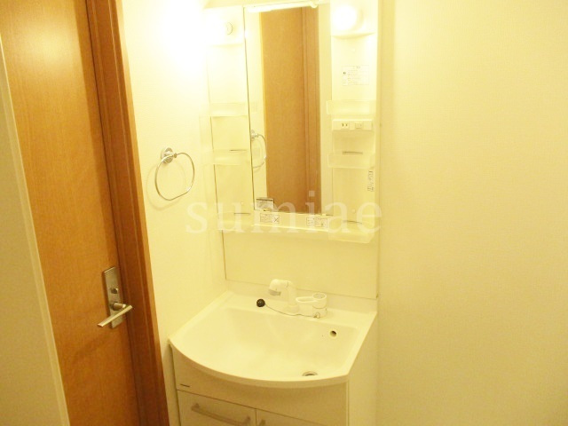 サニーハウスの洗面所|独立洗面台です☆