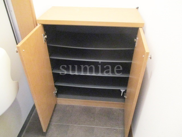 サニーハウスの玄関|玄関横の収納です☆