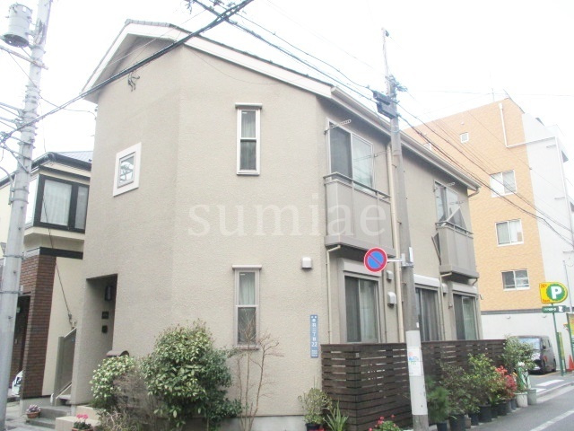 サニーハウスの外観|閑静な住宅街にある物件です☆