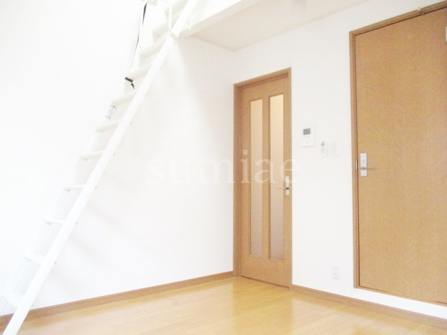 サニーハウスの寝室|7.2帖のリビングです☆