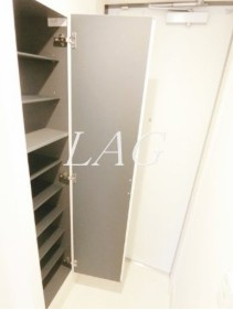 【玄関】 | リブリ・栖 | 玄関です。