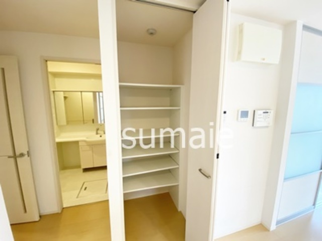 ブライト　Aの収納|キッチン側の収納はパントリーとして☆