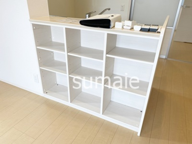 ブライト　Aの収納|カウンター下は棚になっています☆